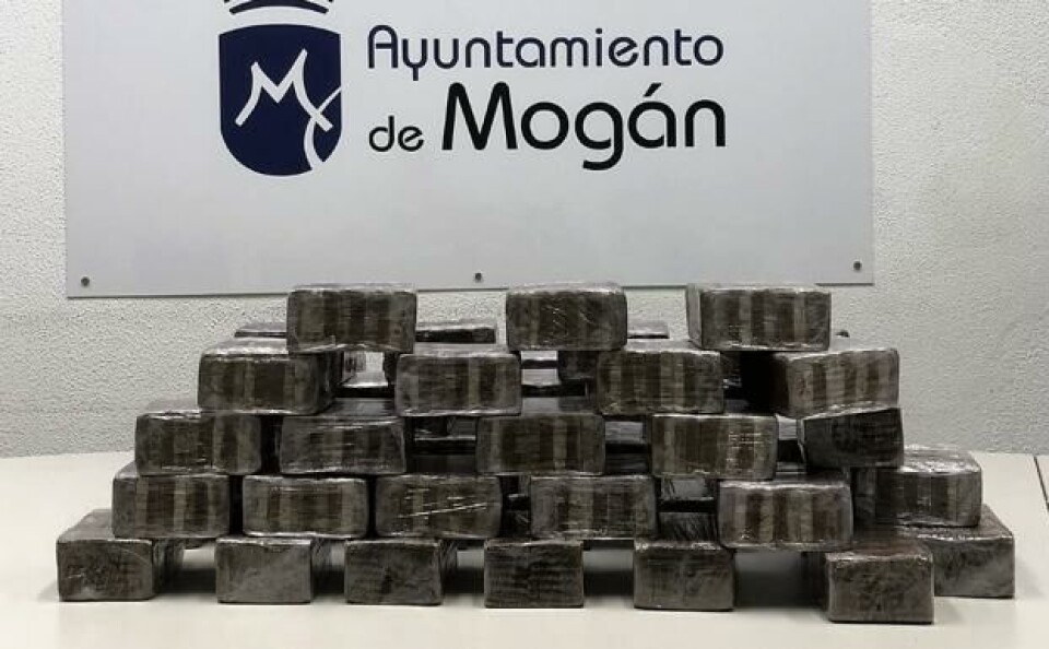 Fant 30 kilo hasj på stranda i Arguineguín