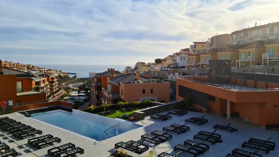 Rundt 900 migranter har på det meste vært innlosjert på Arguineguín Park. Foto: Canariavisen