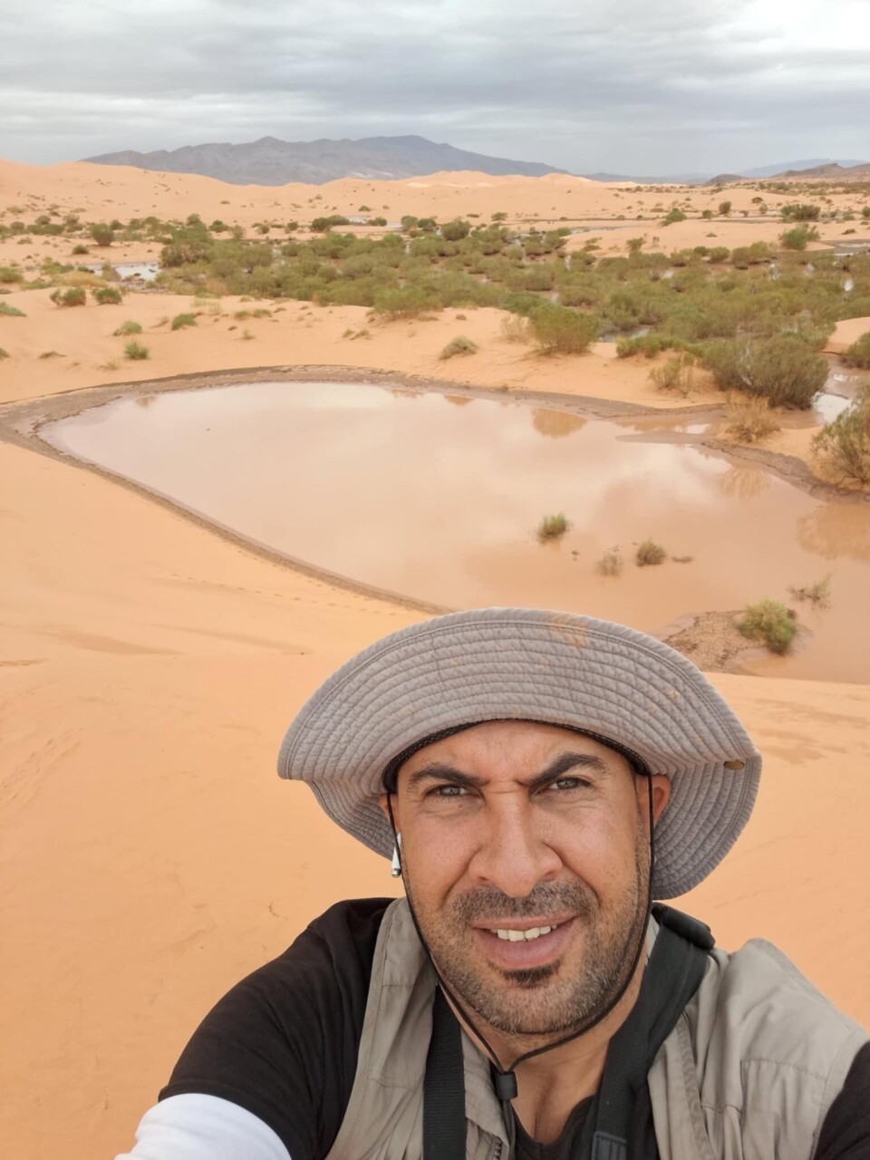 Karim Bouchetata er fotograf og holder til i Algerie. Der fikk de nylig smake på flomregnet. Foto: Karim Bouchetata Karim Bouchetata er fotograf og holder til i Algerie. Der fikk de nylig smake på flomregnet. Foto: Karim Bouchetata