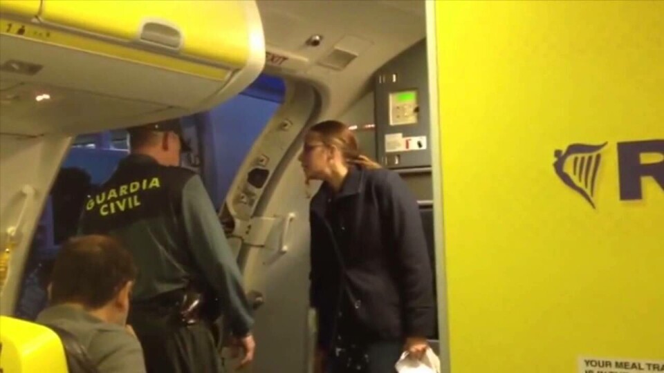 Full Ryanair-passasjer ble pågrepet av politiet på Tenerife - røyket ombord