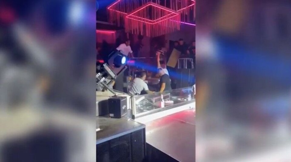 Jakter mistenkte etter masseslagsmål på Tenerife