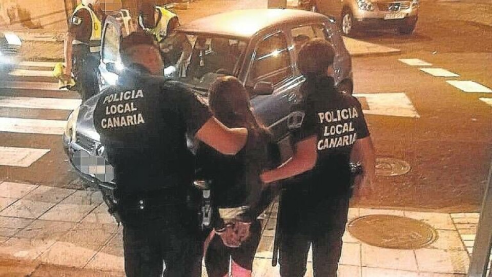Kvinne (34) stakk av fra politikontroll i Las Palmas - krasjet i en bolig