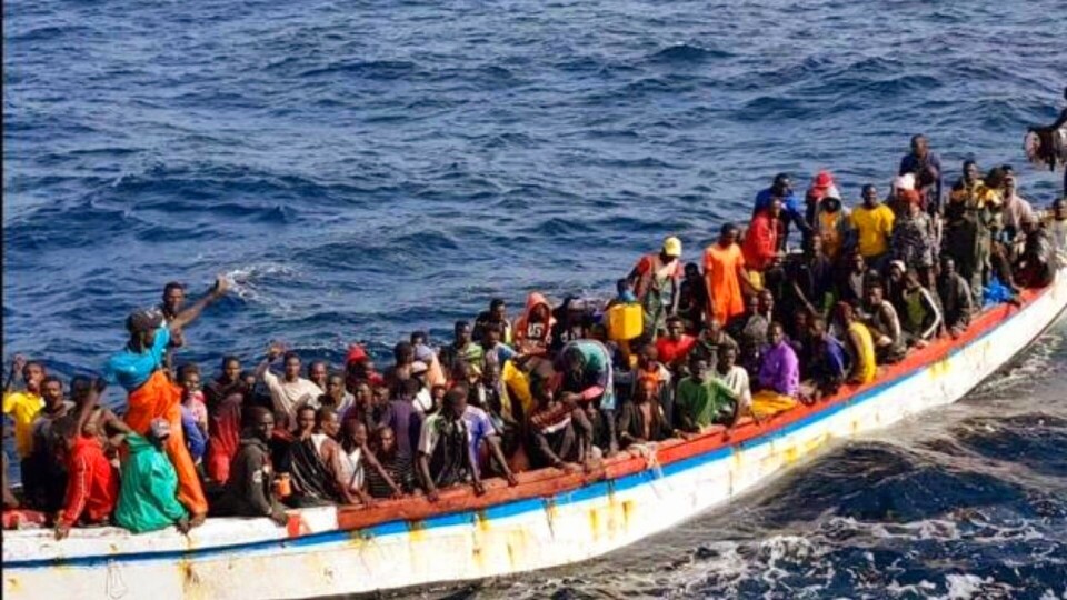 Båtmigranter på vei til Kanariøyene. Arkivfoto: Efe