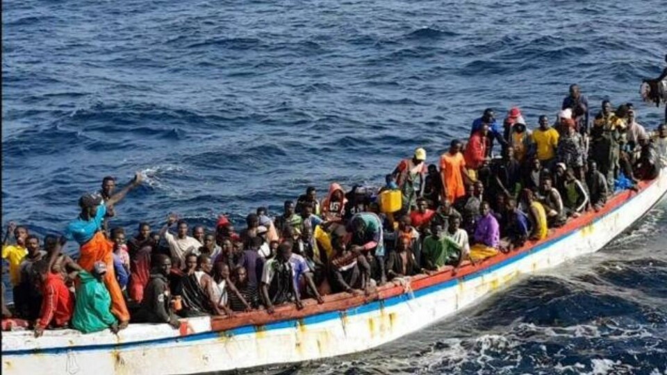 ARKIVFOTO: Båtmigranter på vei til Kanariøyene. Foto: Efe
