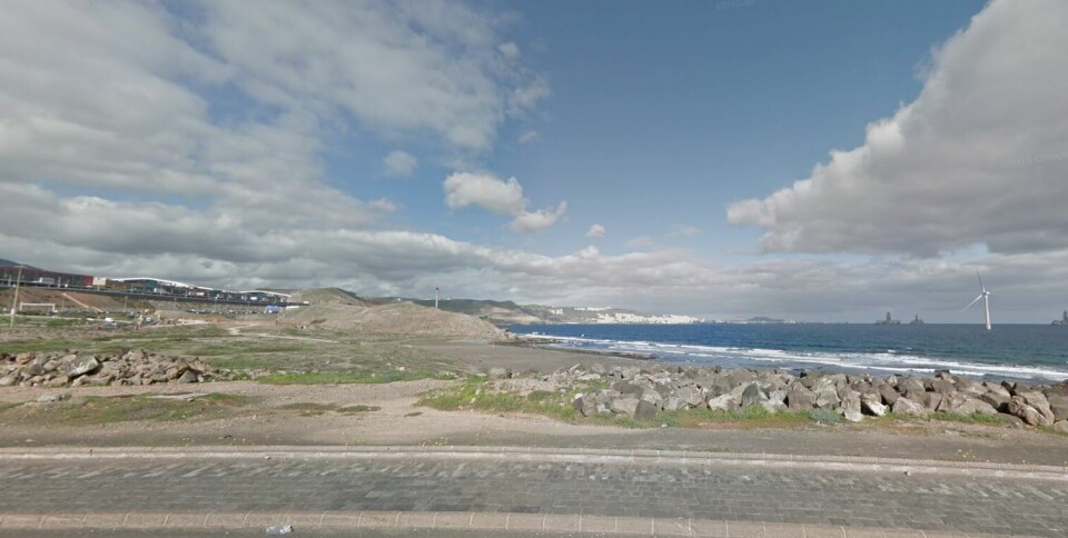 Stranda ligger like ved det store kjøpesenteret Las Terrazas nord på Gran Canaria.