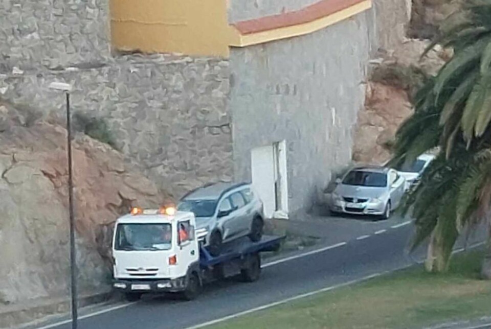 KRYSSET SPERRELINJEN: Flere vitner forteller at de så den grå bilen krysse sperrelinjen da ulykken skjedde. Foto: Privat