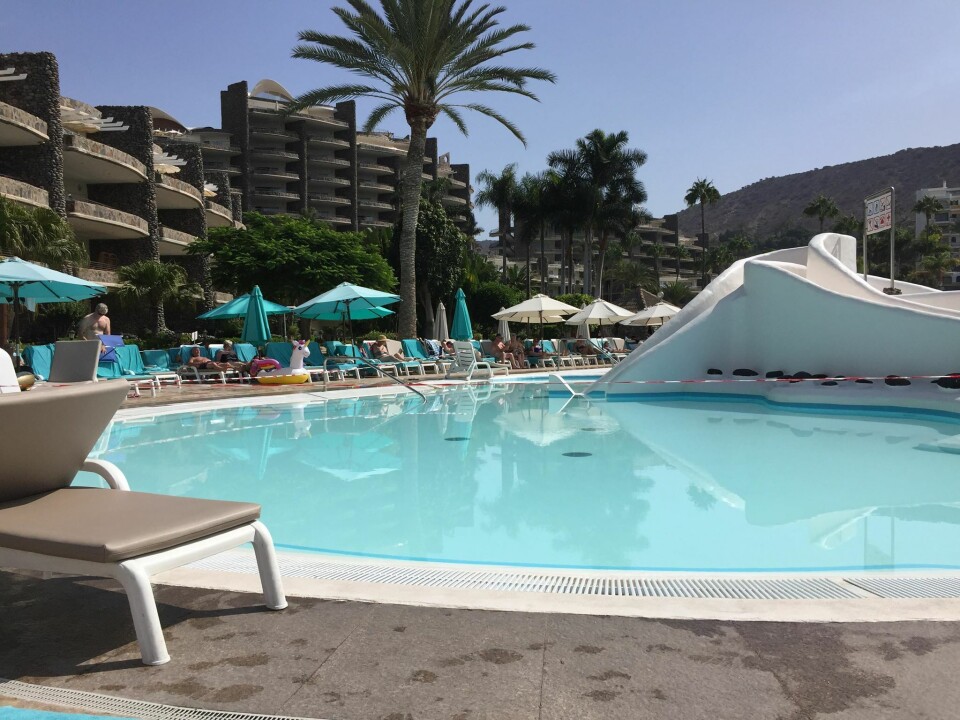 Avføring i bassengene på Anfi del Mar – for dårlige rutiner, mener gjestene