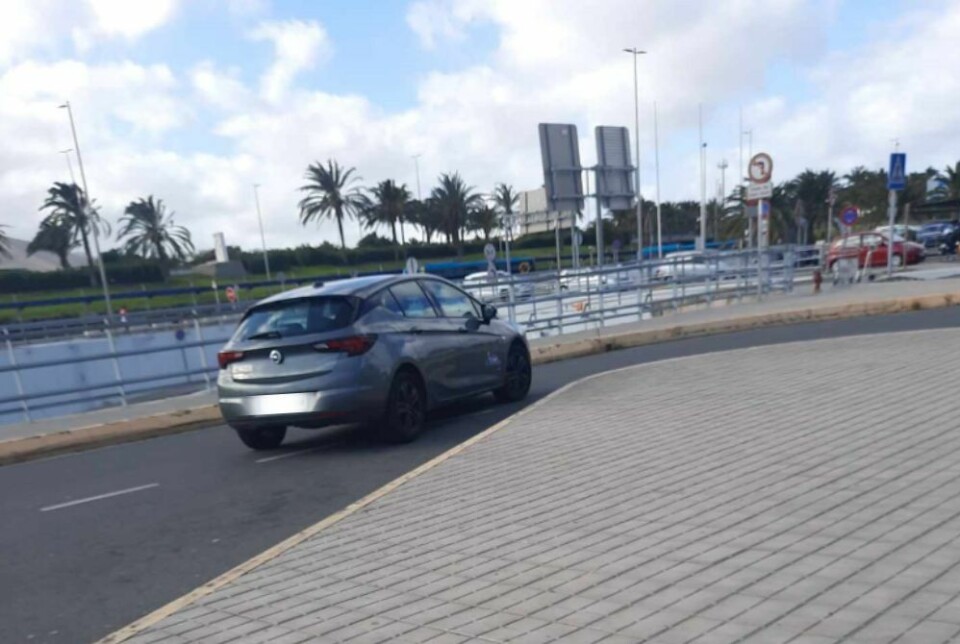 LEIEBIL: Flere nordmenn tilbyr ulovlig persontransport på Gran Canaria. De bruker alt fra leiebiler til egne privatbiler. Foto: Lisbet Fjølstad/Canariavisen LEIEBIL: Flere nordmenn tilbyr ulovlig persontransport på Gran Canaria. De bruker alt fra leiebiler til egne privatbiler. Foto: Lisbet Fjølstad/Canariavisen