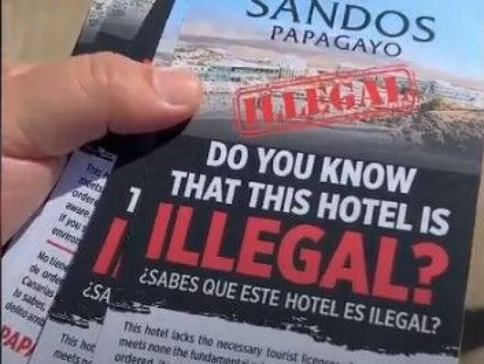 ULOVLIG: Hotellet har fått rivingsordre i domstolene, men fortsetter driften. Det liker demonstrantene dårlig. ULOVLIG: Hotellet har fått rivingsordre i domstolene, men fortsetter driften. Det liker demonstrantene dårlig.