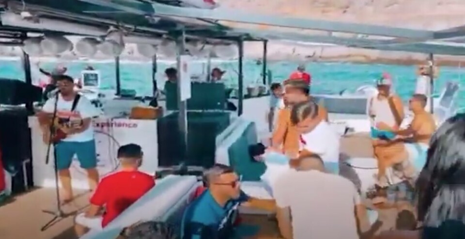 Videoen som har gått viralt er fra i fjor sommer, sier selskapet som eier båten.
