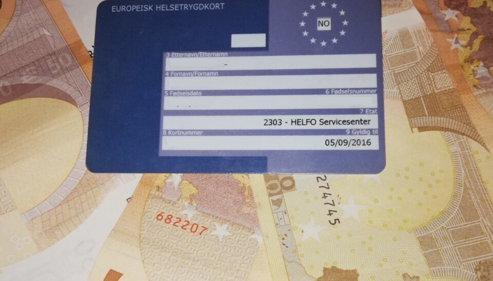 Et Europeisk helsetrygdekort, såkalt HELFO-kort, gir deg rett på offentlig helsehjelp i Spania.