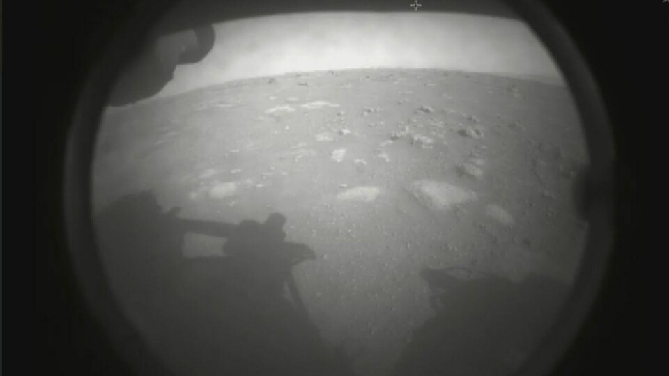 JUBEL: De ansatte ved kontrollsenteret hos NASA jublet av glede når landingen ble bekreftet. Video: NASA