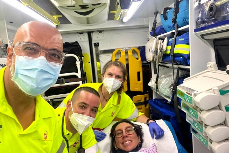 Måtte føde i ambulansen