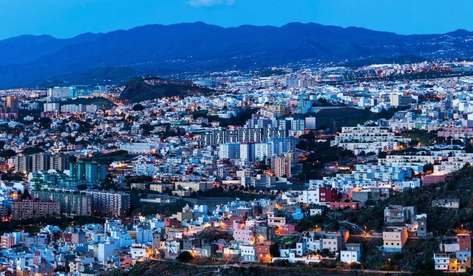 Hovedstaden på Tenerife har 1323 aktive tilfeller. Foto: Envato Elements