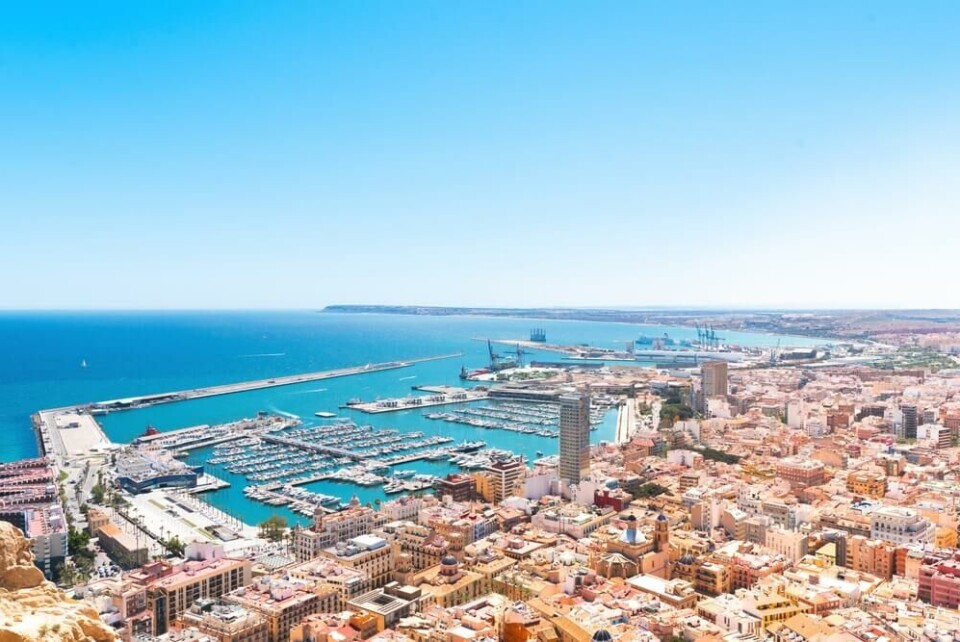 Alicante i Spania er populært blant nordmenn, men også meget dyrt sammenlignet med Kanariøyene. Foto: karengoncalvese/Shutterstock Alicante i Spania er populært blant nordmenn, men også meget dyrt sammenlignet med Kanariøyene. Foto: karengoncalvese/Shutterstock