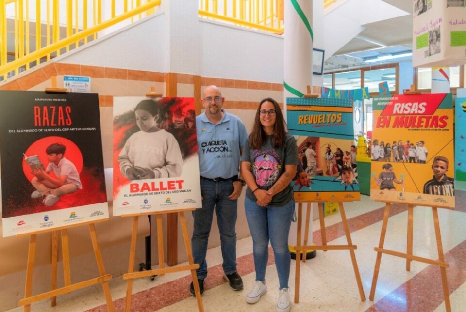 Emily Quintana og Antonio Hernanz viser frem prosjektet. Foto: Ayuntamiento de Mogán