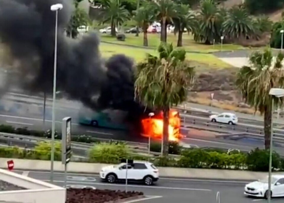 Dramatiske bilder: buss i full fyr på Gran Canaria