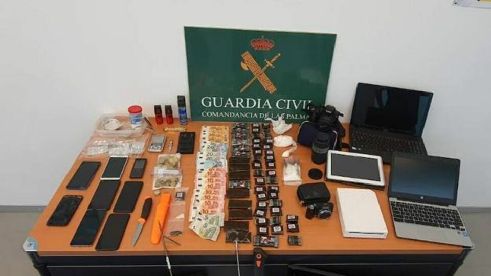 Politiet tok beslag i en større mengde narkotika på adressen. Foto: Guardia Civil