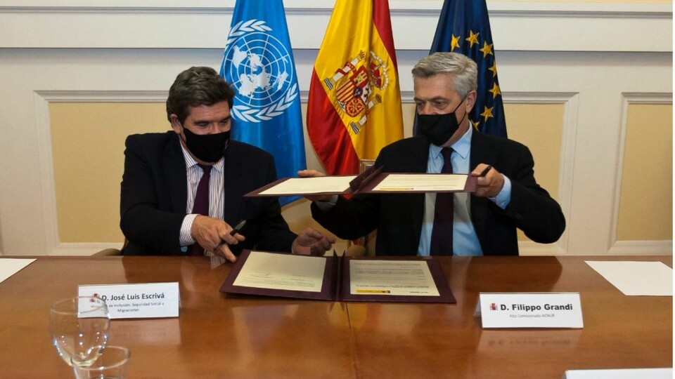 Sosial, innvandrings og inkluderingsminister José Luis Escrivá og FNs høykommisær for flyktninger, Filippo Grandi. Foto: UNHCR