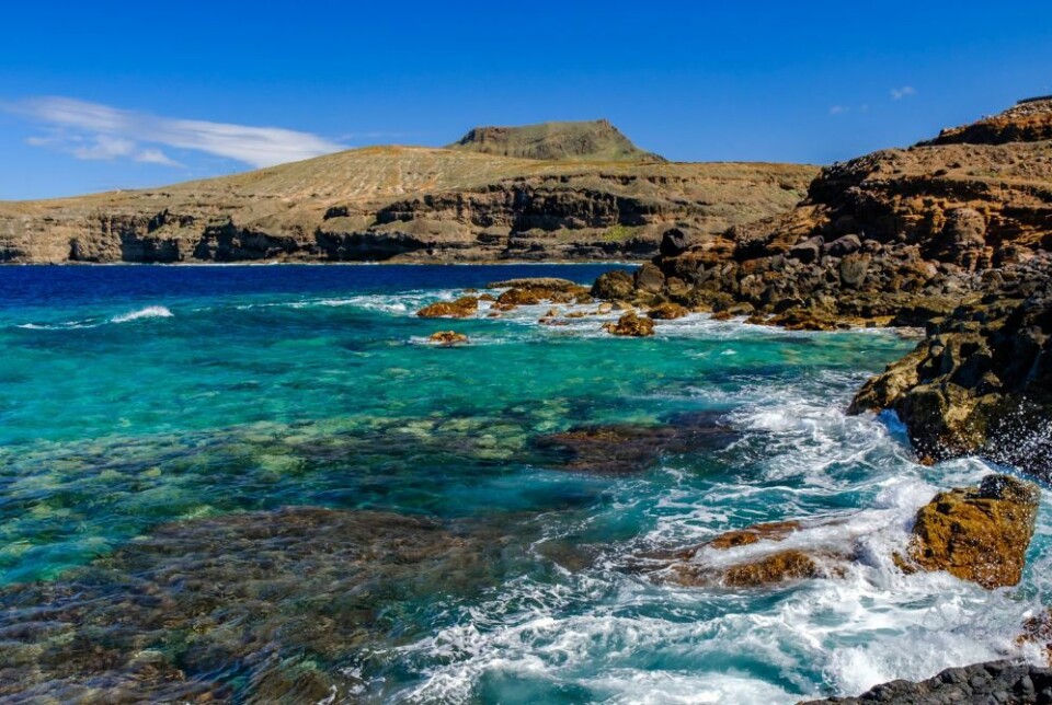 De naturlige bassengene kjent som Las Salinas de Agaete ved Puerto de Las Nieves på Gran Canaria. Foto: Elena Krivorotova/Shutterstock