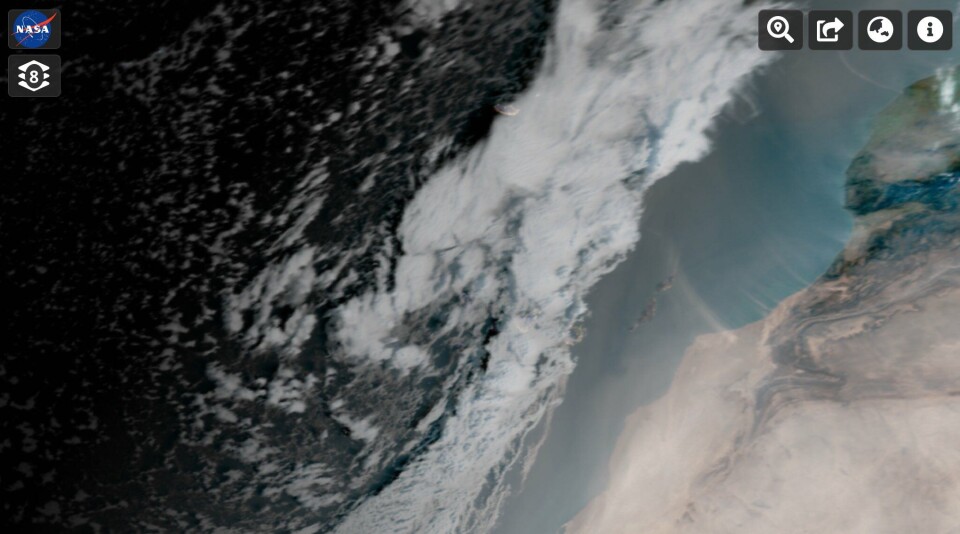 Calima møter nedbørsfront og deler Kanariøyenes vær i to de neste dagene. Satelittfoto: NASA Calima møter nedbørsfront og deler Kanariøyenes vær i to de neste dagene. Satelittfoto: NASA