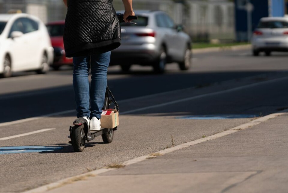Kun lov på veien: elektriske mobilitetskjøretøy er strengt forbudt å bruke på fortau. Foto: Envato Elements Kun lov på veien: elektriske mobilitetskjøretøy er strengt forbudt å bruke på fortau. Foto: Envato Elements