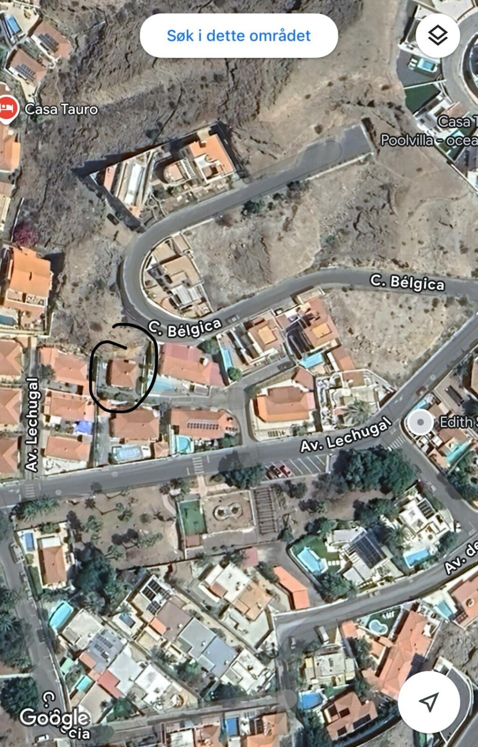 TRAFF DETTE HUSET: Villaen i Avenida Lechugal ble skadet i sammenstøtet. Foto: Google Maps TRAFF DETTE HUSET: Villaen i Avenida Lechugal ble skadet i sammenstøtet. Foto: Google Maps