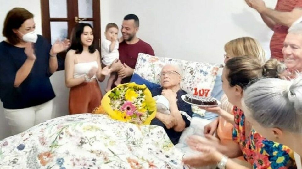María Lemes Díaz (107) fra Arrecife feiret sin 107-årsdag med nære venner og familie. Foto: Privat