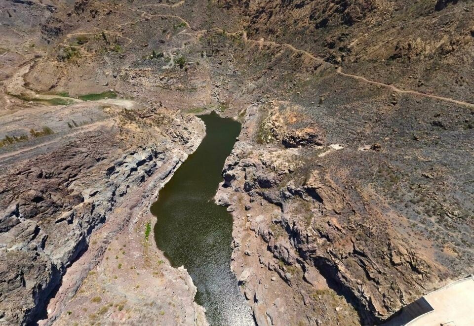 Soria-demningen på Gran Canaria 11. juli. Se 360-bilde lenger ned i saken. Foto: Bård Ove Myhr