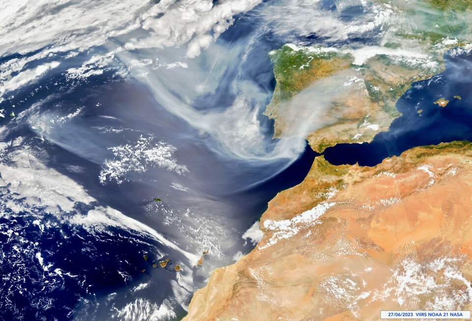 Satelittfoto av røyk- og askeskyen fra Canada. Foto: NASA