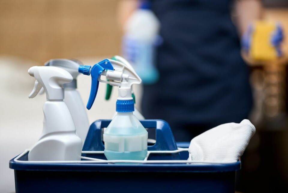 ORKER IKKE MER: Renholdere sier de ikke orker det høye arbeidspresset lenger. Sykefraværet er alarmerende høyt på øygruppen. Foto: Envato Elements