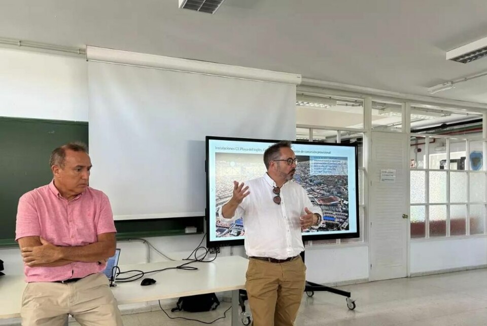 Klimaminister Brink i øyrådet på Gran Canaria la frem planene. Foto: Cabildo de Gran Canaria