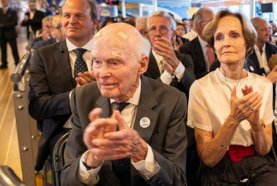 Thomas Fredrik Olsen (95) til høyre. Ved hans side, Anette S. Olsen (67) som leder selskapet i dag. Foto: Fred Olsen Express