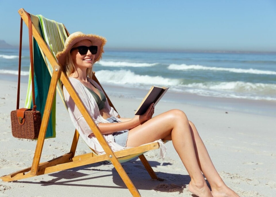 Boktips til ferien: 10 bøker du bør ta med deg i ferien!