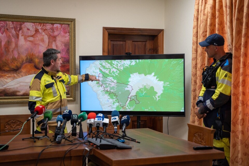 Skogbrannen på La Palma brenner enda, men er nå stabilisert på alle fronter, opplyser øyregjeringen. Foto: Nødsentralen
