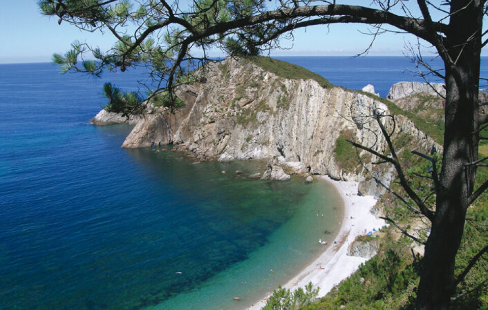 Playa del Silencio i Asturias er omgitt av spektakulære klipper. Foto: Turismo Asturias Playa del Silencio i Asturias er omgitt av spektakulære klipper. Foto: Turismo Asturias