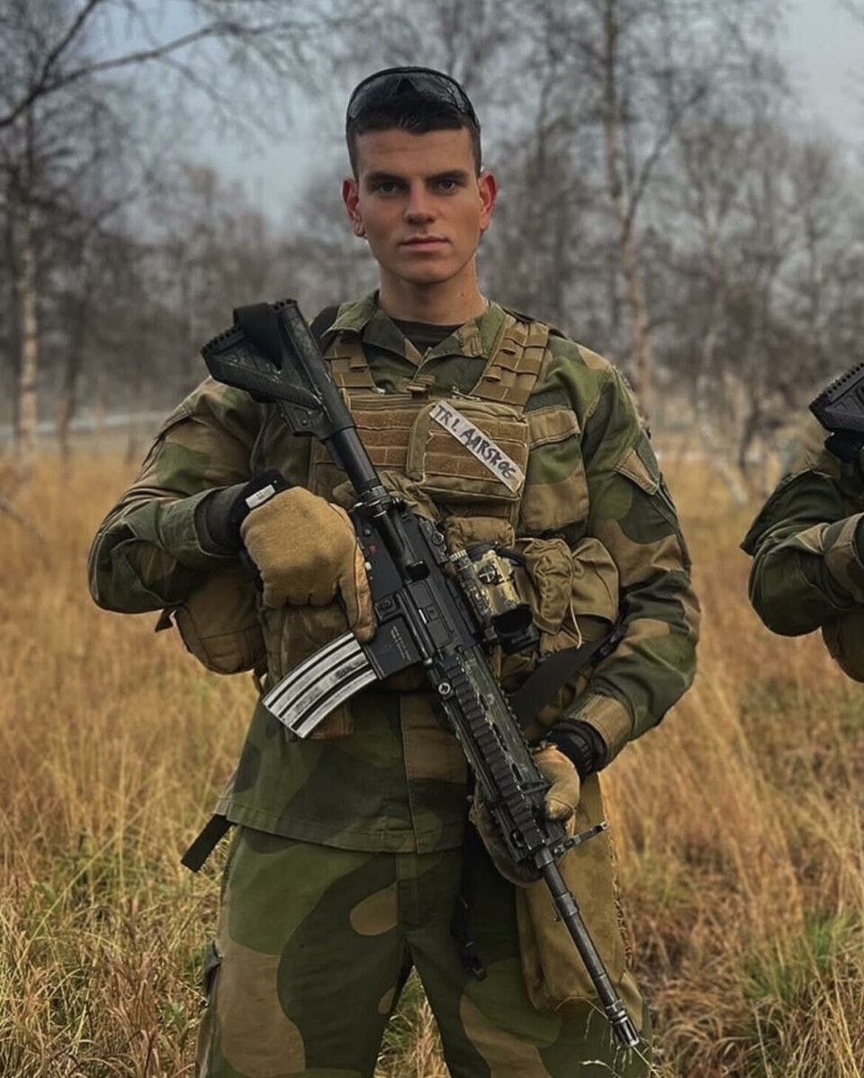 MILITÆRET: Det kalde været i nord fikk Sander til å tenke på varmen i sør. Foto: Privat MILITÆRET: Det kalde været i nord fikk Sander til å tenke på varmen i sør. Foto: Privat
