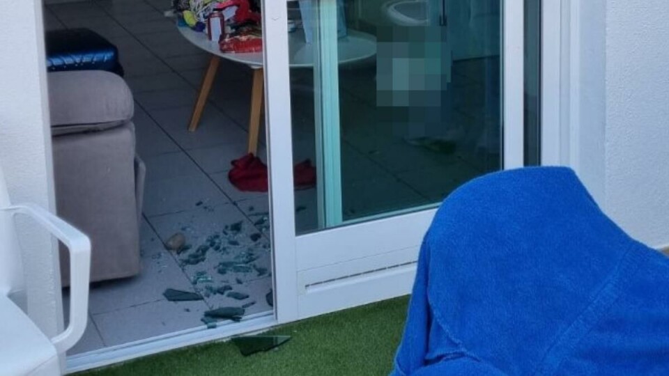 Innbruddstyven knuste ruta på terrassedøra. Foto: Privat