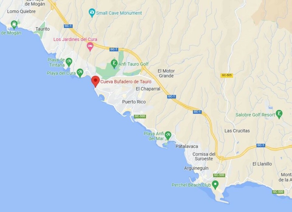 Her finner du grotten og det naturlige basseng, som bare blir tilgjengelig ved lavvann. Kart: Google Maps Her finner du grotten og det naturlige basseng, som bare blir tilgjengelig ved lavvann. Kart: Google Maps