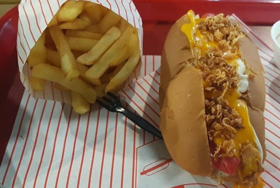 Dette er noe annet enn den kjedelige bensinstasjon-pølsa vi er vant med fra Norge. Foto: Restaurantguru