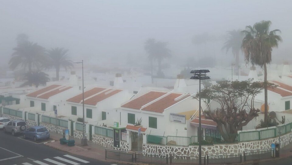 Tirsdag morgen kom den mystiske Playa del Inglés-tåka tilbake. Foto: @Efemeridesmeteo
