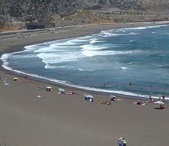 Mann druknet på strand