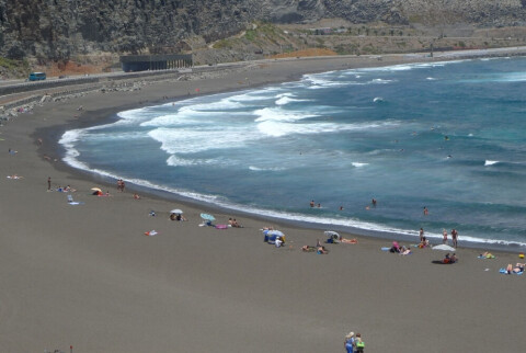 Mann druknet på strand