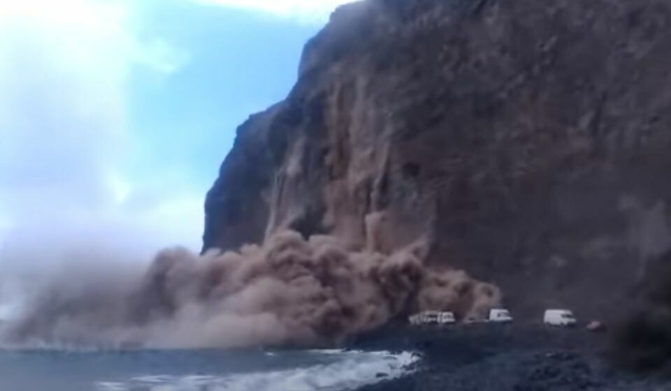 Flere personer i området filmet hendelsen. Video: Gomera Actualidad