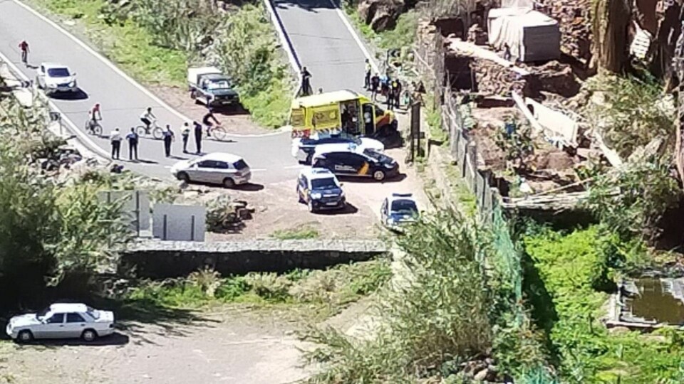 Ulykken fant sted langs Ayagaures-veien i fjellene sør på Gran Canaria.