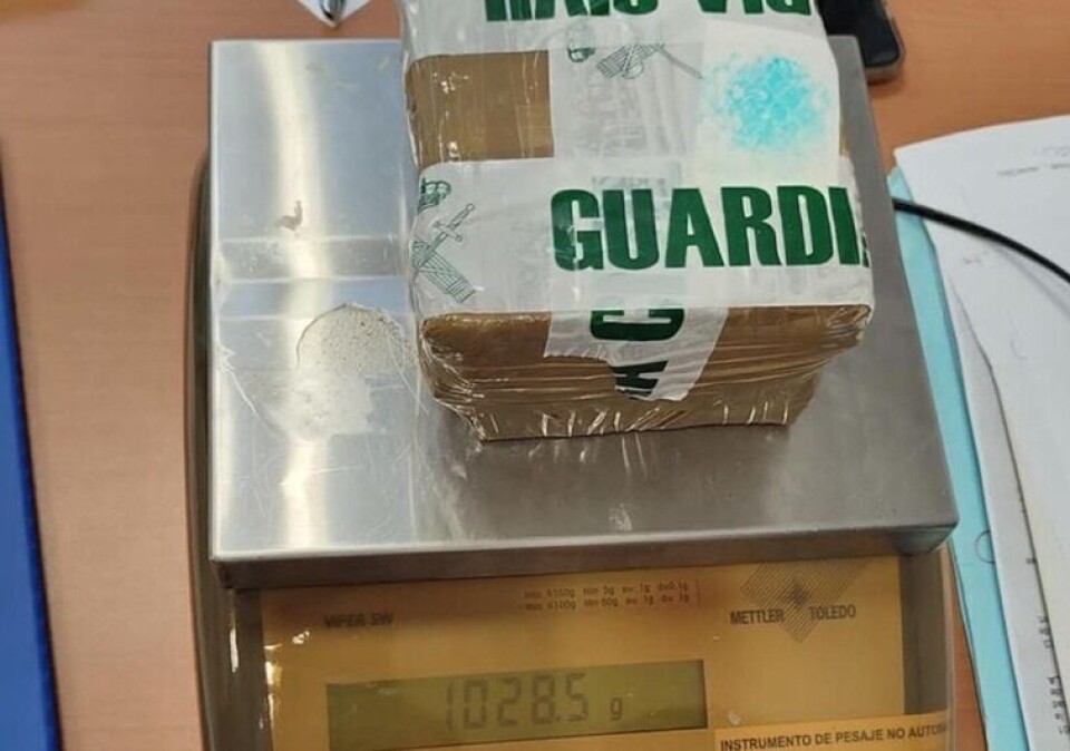 Mannen i 30-årene ble stoppet med over 1 kg kokain i håndbagasjen. Foto: Guardia Civil