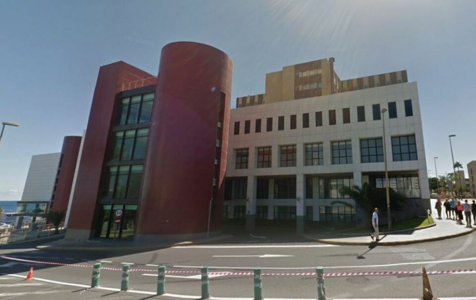 To år gamle Nabody fra Mali ble hastet til sykehus i kritisk tilstand da hun ankom Gran Canaria i en migrantbåt. Hun døde denne søndagen. Foto: Google Maps