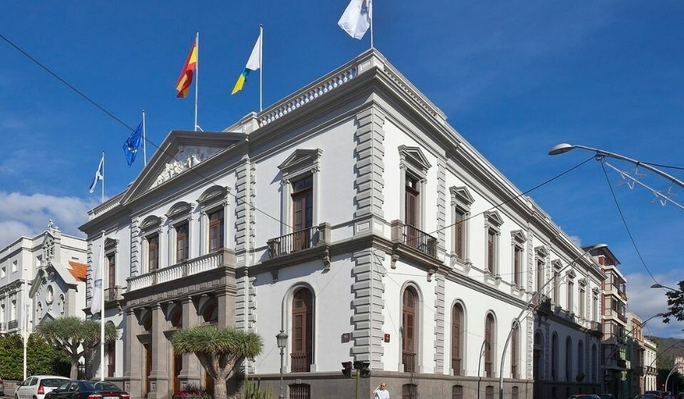 Santa Cruz de Tenerife er en av byene med høyest smittetrykk i Spania de siste to ukene: Foto: De Diego Delso, CC BY-SA 3.0
