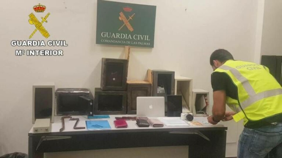To personer arrestert for 37 tilfeller av hotelltyveri på Fuerteventura Kvinne omkom i bilulykke