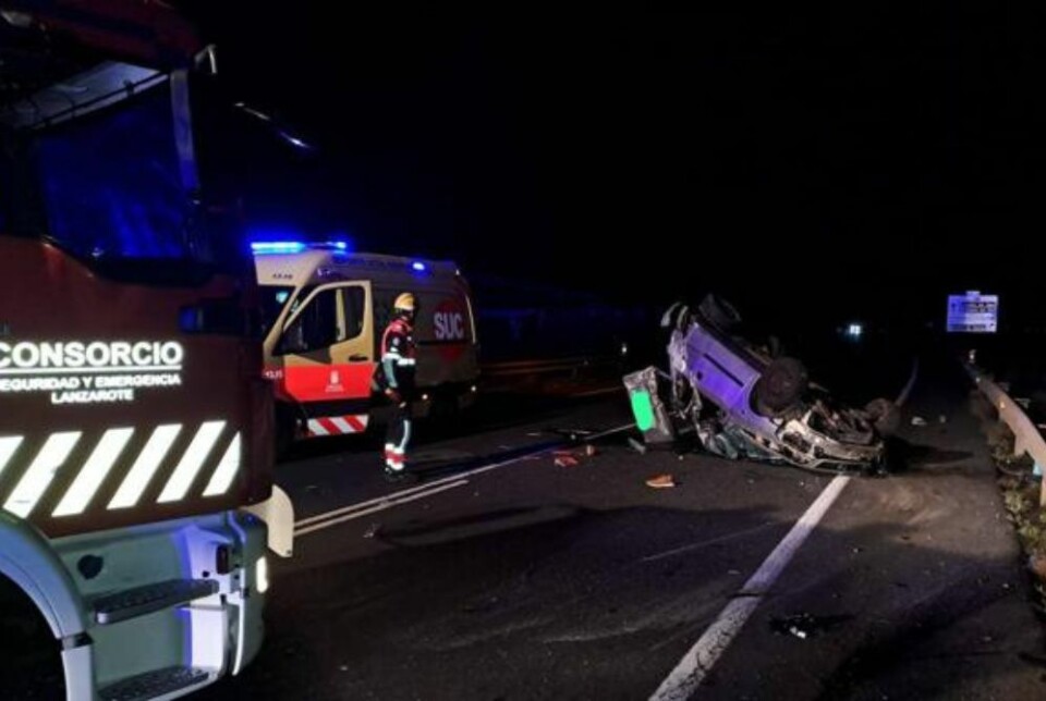 To personer mistet livet i en trafikkulykke på Lanzarote. Foto: Brannvesenet